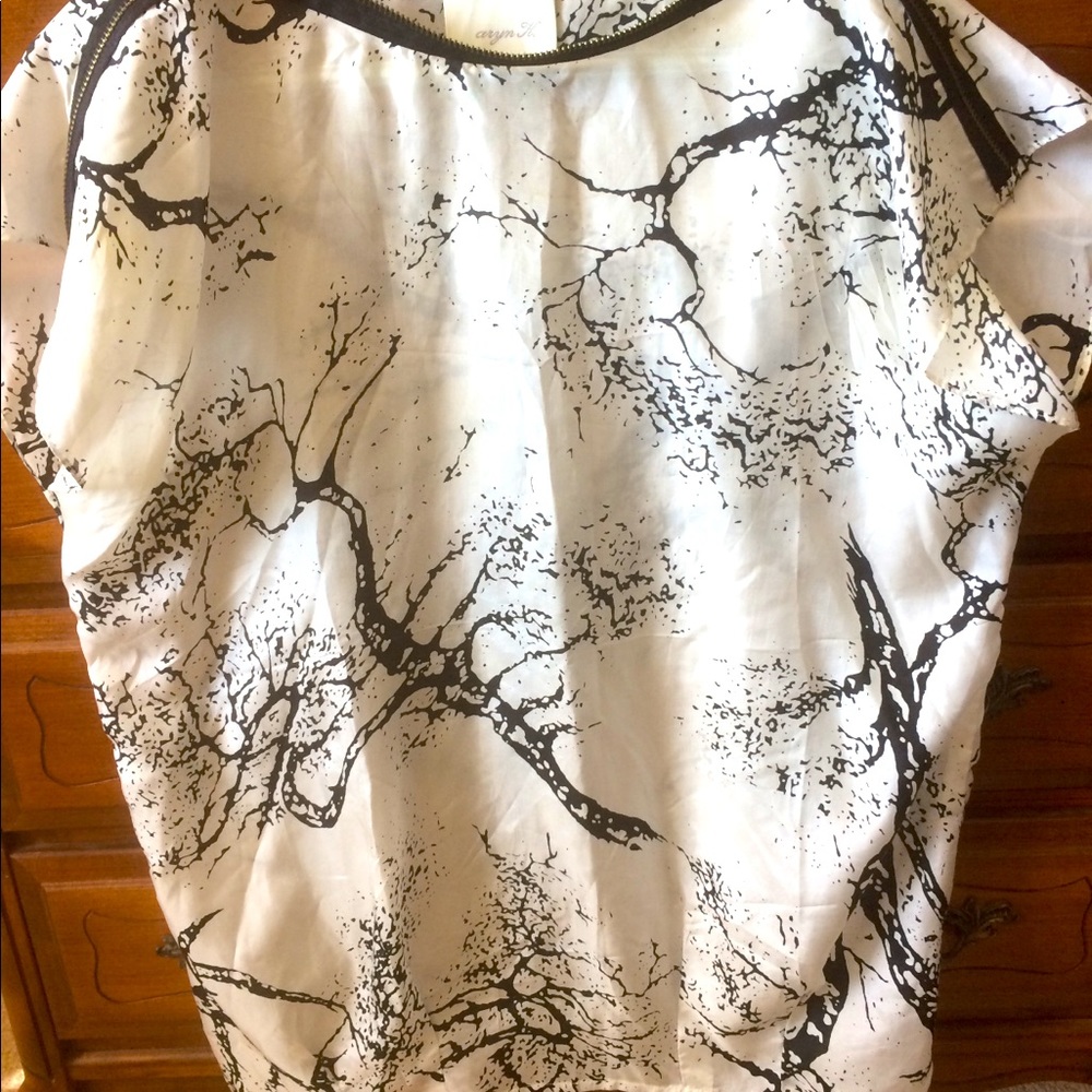 Short sleeve blouse